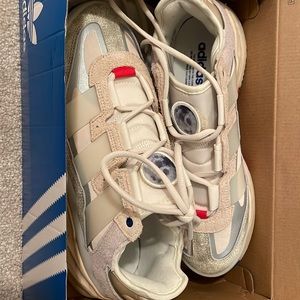 Men’s Adidas sneakers